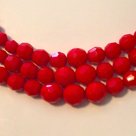 WEEKEND SALE! Vintage faceted red crystal multi-strand necklace - Picture 3 of 5